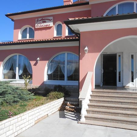 Apartments And Rooms Villa Chiara Krnica Exterior photo