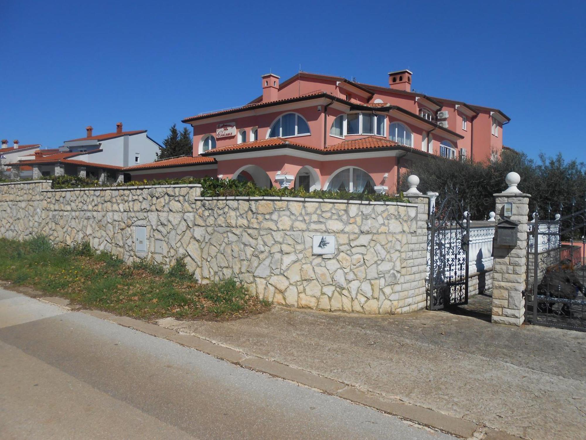 Apartments And Rooms Villa Chiara Krnica Exterior photo